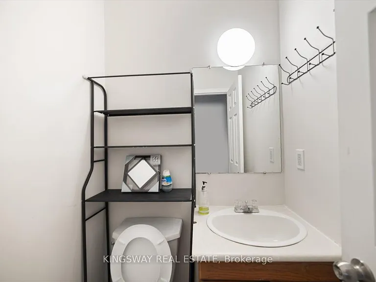 1144 Fisher Ave #UPPER — Photo 15