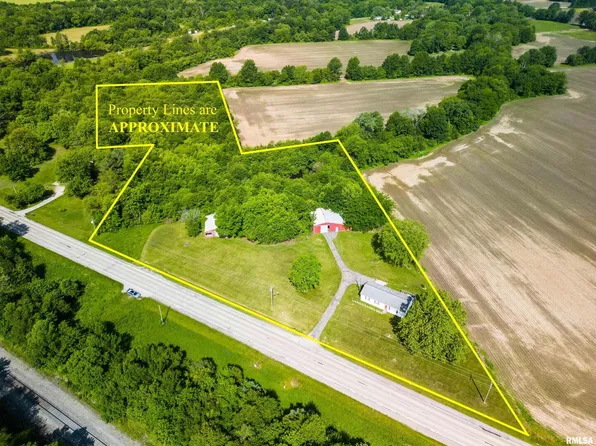 7569 State Route 37 Hwy, Kinmundy, IL 62854