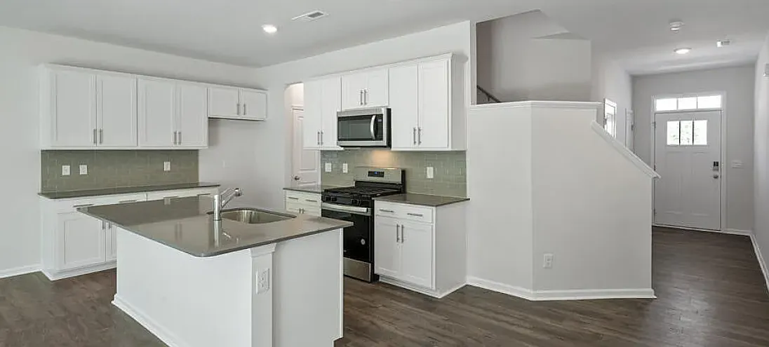 3 bed, 1699 sqft, $2,095 — Photo 1