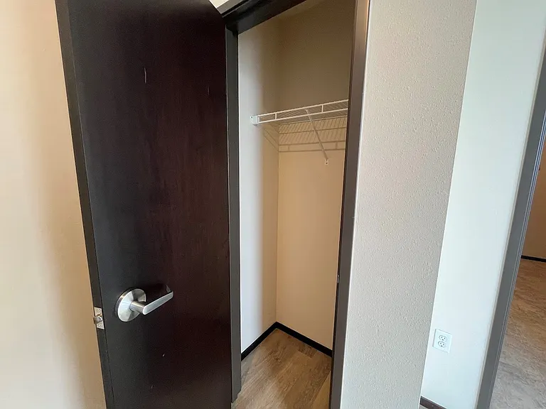 Galaxie High Rise Apartments — Photo 155