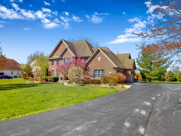 6N348 W Ridgewood Ln, St Charles, IL 60175