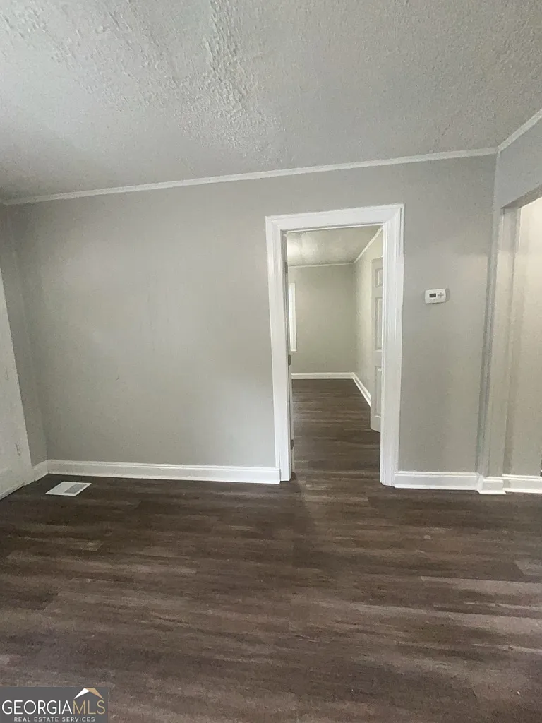 3 bed, 2.0 bath, 1134 sqft, $1,350 — Photo 3