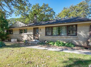 6851 S 109th St, Franklin, WI 53132