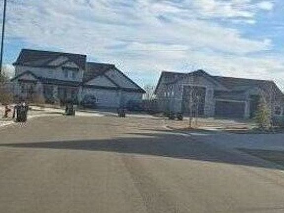 5th image of 1073 E Esquel St