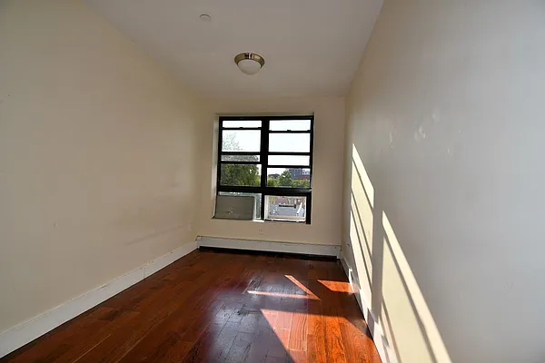 Rented by Voro, LLC | media 12