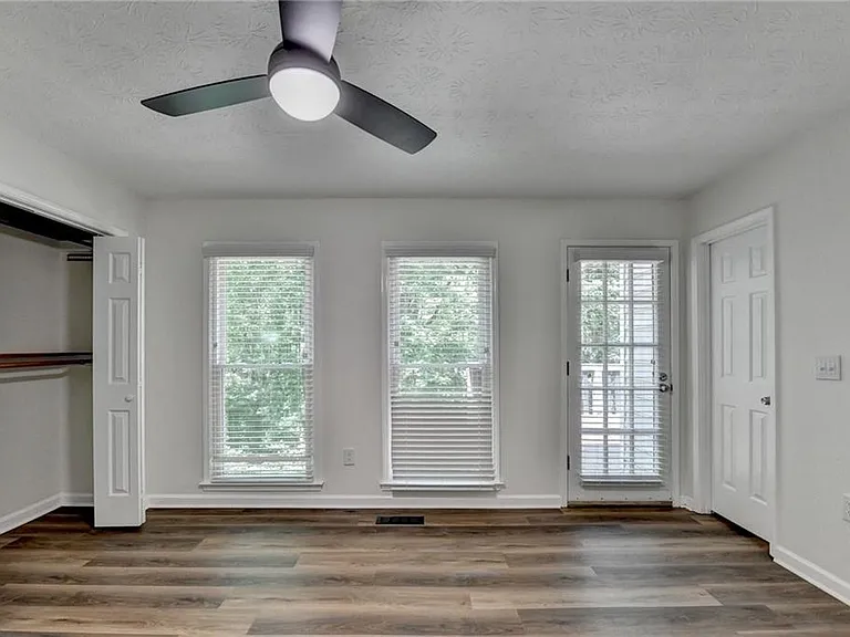 1530 Plunketts Rd — Photo 33