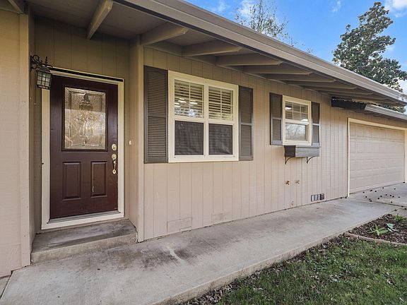 4th image of 21903 Belmont Dr