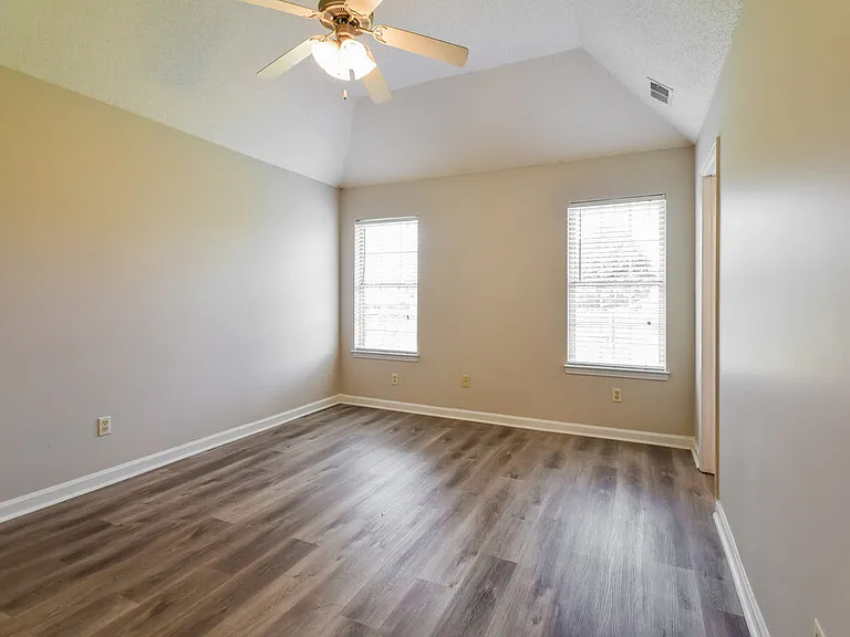 4088 Carroll Dr W — Photo 9