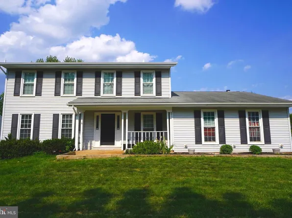 1432 Powells Tavern Pl, Herndon, VA 20170