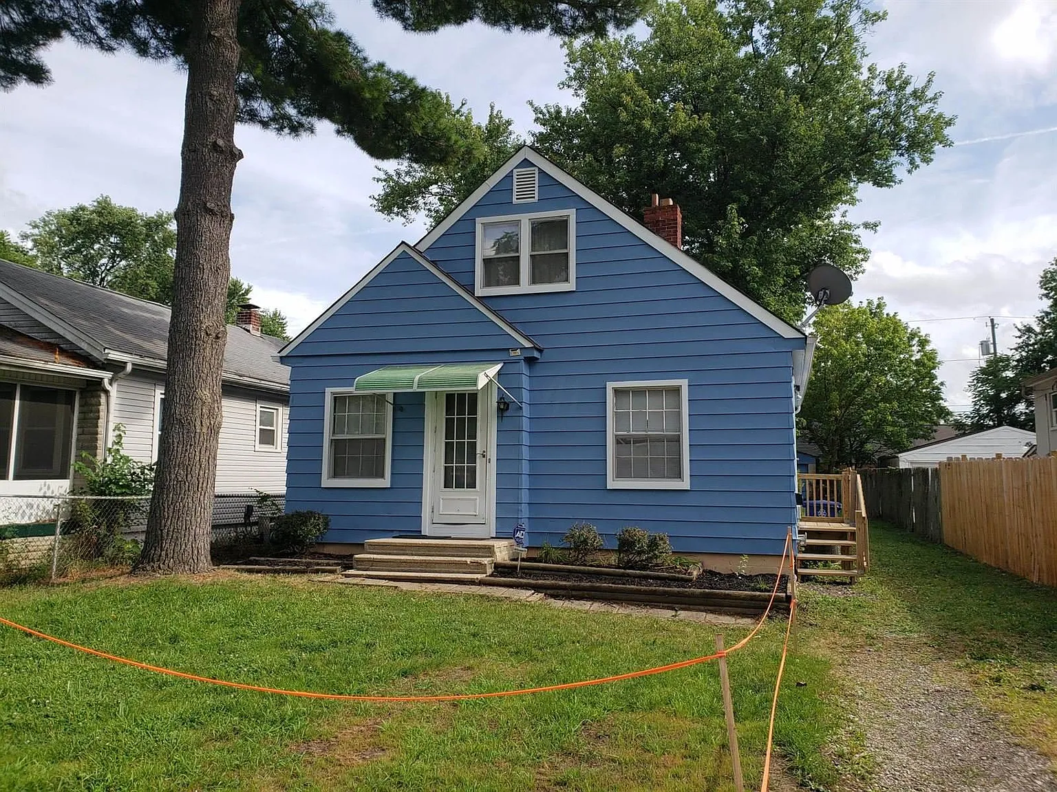 1481 Elmore Ave photo 1