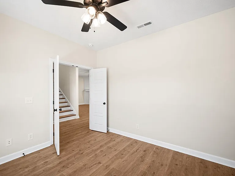 1749 Powell Rd — Photo 17