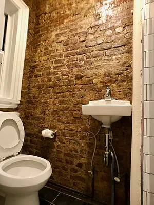 Rented by Building Equity Real Estate LLC | media 22