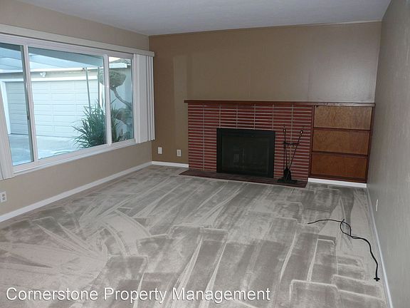 3rd image of 470 Coakley Dr