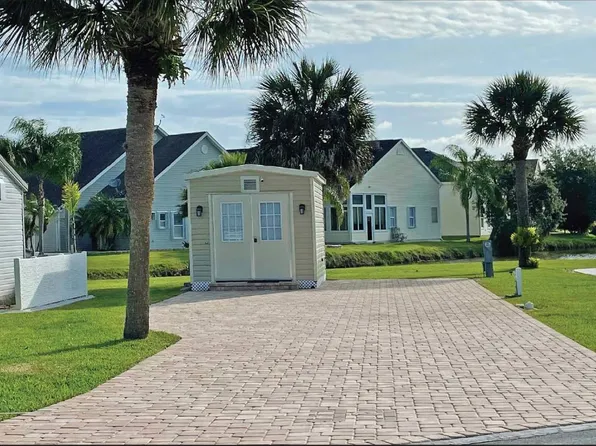 33 Sunset Dr, Titusville, FL 32780