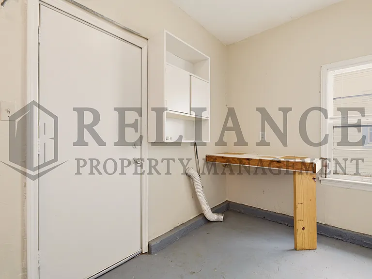 2151 S Green St — Photo 27