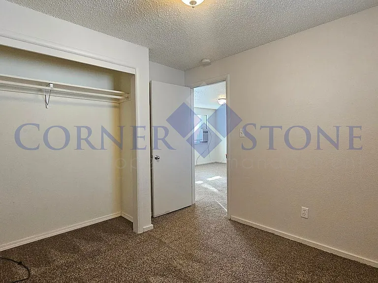 920 Maple St — Photo 7