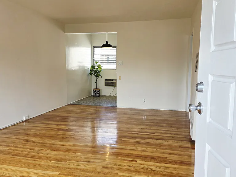 319 N Chevy Chase Dr #F — Photo 2