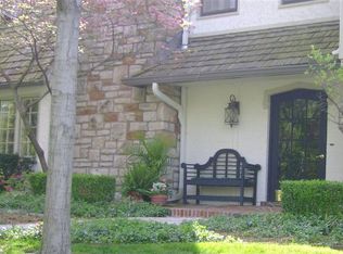 2115 Brookwood Rd, Mission Hills, KS 66208