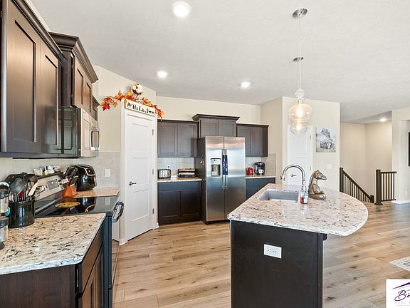 4th image of 6017 N 183rd St