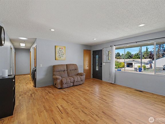 5th image of 546 Rolfs Court