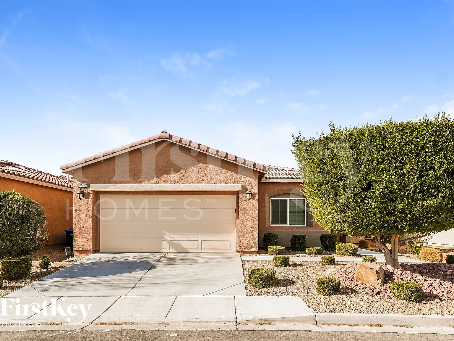 3 bed, 2.0 bath, 1739 sqft, $2,540 — Photo 1