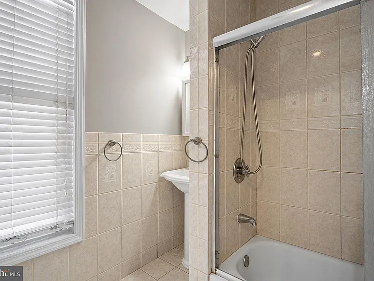 1936 N 7th St #2 — Photo 7