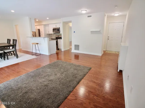 73 Riverside Ave APT 3B, Stamford, CT 06905