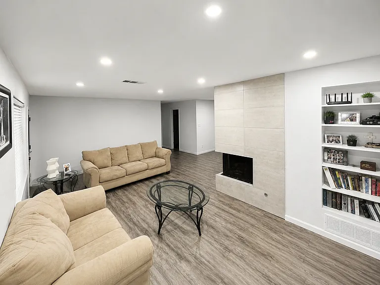 2832 Pritchett Dr — Photo 2