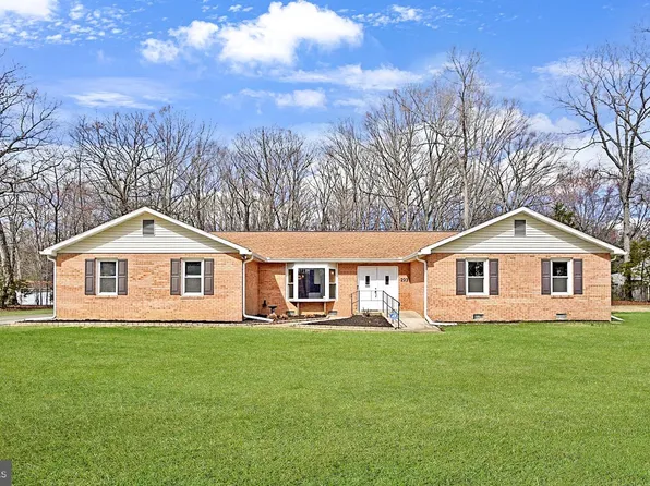 223 Manning Rd E, Accokeek, MD 20607