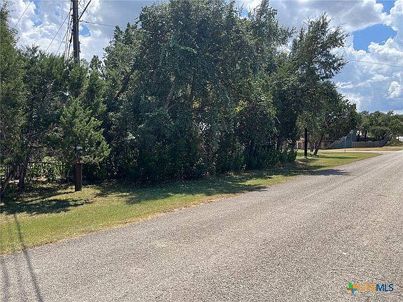 2nd image of 1124 Scenic Dr