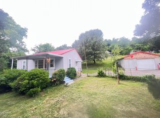 1709 N Liberty Hill Rd, Morristown, TN 37814