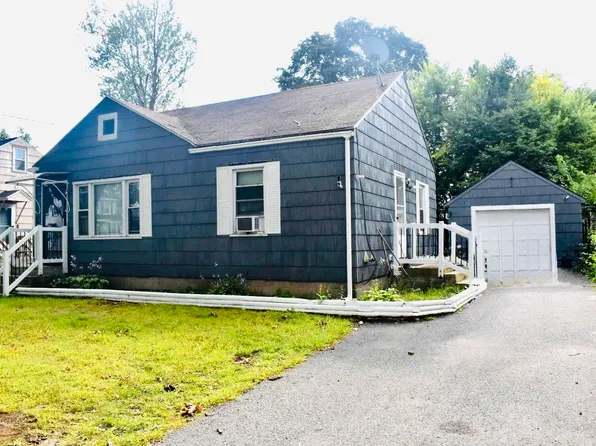 54 Georgetown St, Springfield, MA 01104