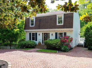 102 Surrey Rd, Charlottesville, VA 22901