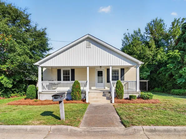 302 S McKay Ave, Dunn, NC 28334