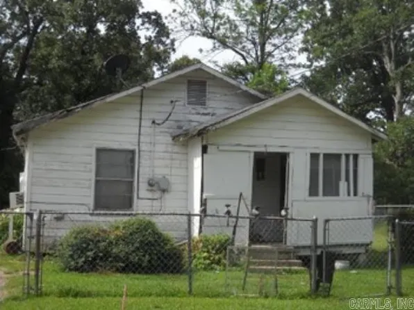 1204 S Fir St, Pine Bluff, AR 71603