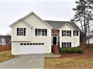 3898 Duncan Ives Dr, Buford, GA 30519