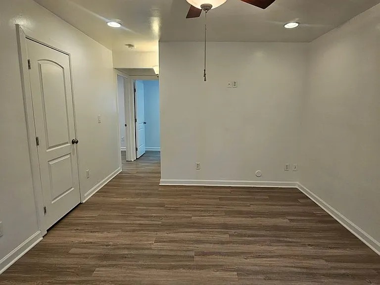 22nd Street Apartments 3015 — Photo 14
