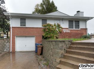 2510 Chandler Rd W, Bellevue, NE 68147