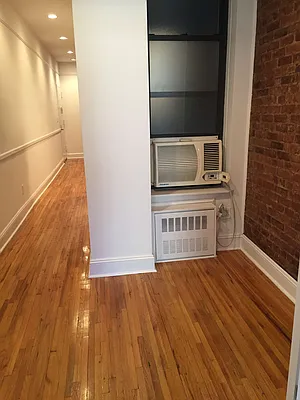 Rented by Metropolis Real Estate of Manhattan | media 30