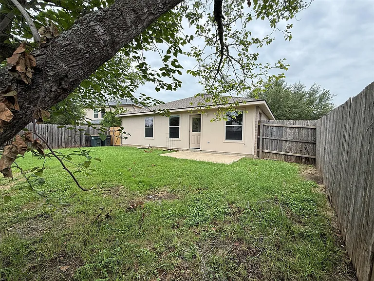 316 Meadow Park Dr — Photo 32