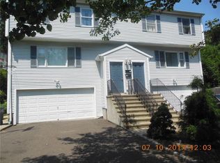 205-207 Pond St, Bridgeport, CT 06606