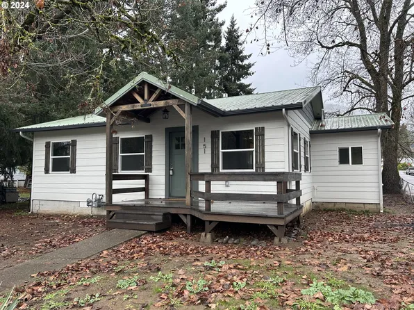 151 NE Oak St, Myrtle Creek, OR 97457