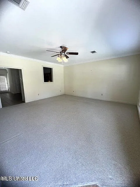 3 bed, 2.5 bath, 1613 sqft, $1,575 — Photo 2