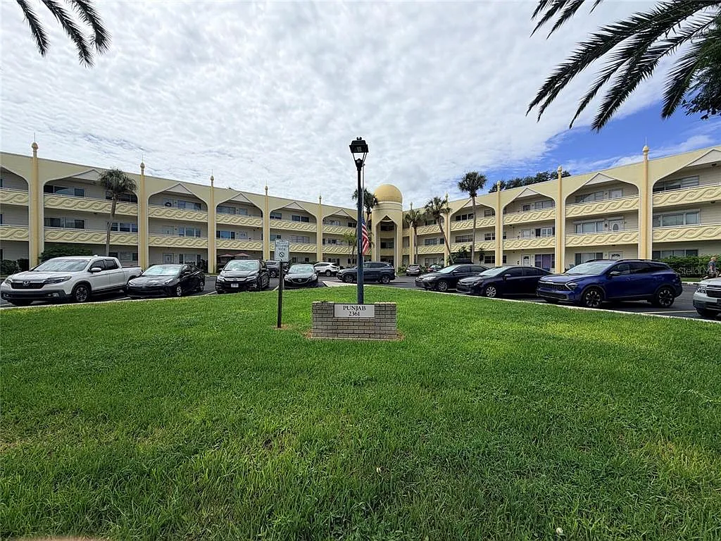 2 bed, 2.0 bath, 1400 sqft, $1,750 — Photo 1