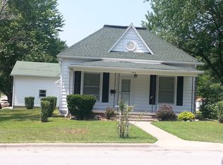 428 S Tucker St, Nevada, MO 64772