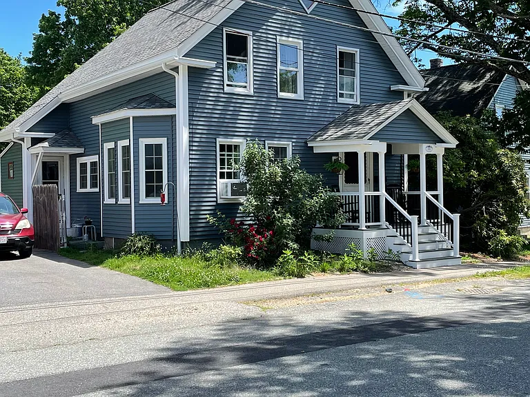 Arch St — Photo 1