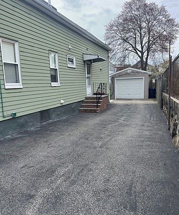 3rd image of 180 Coffin Ave
