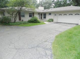 2669 Heathfield Rd, Bloomfield Hills, MI 48301