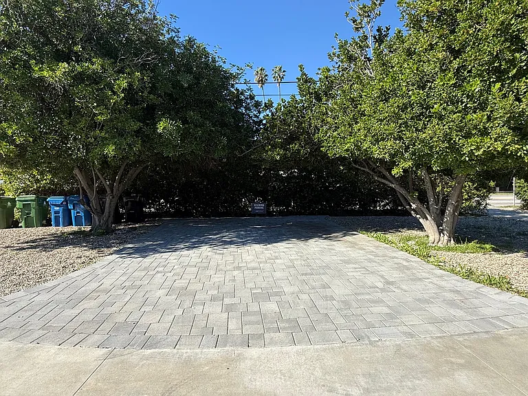 5732 Winnetka Ave — Photo 20