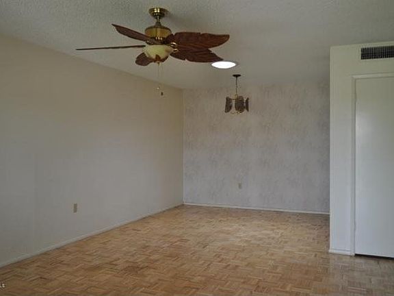 3rd image of 9443 N 111th Ave